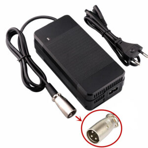 Cargador 54.6V 2A conector XLR de 3 pines （con ventilador）